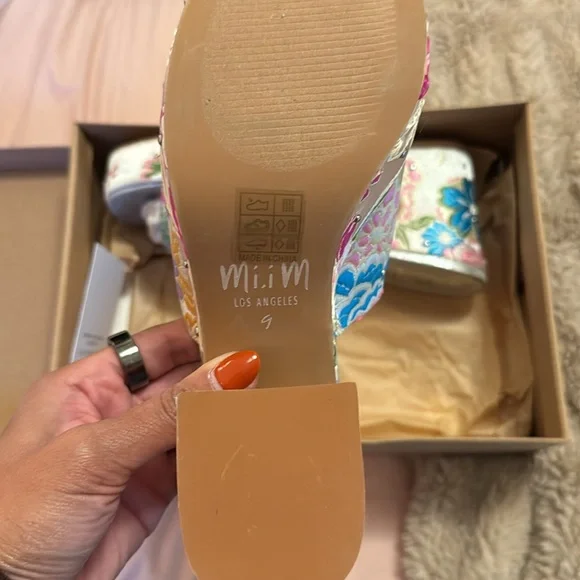 metallic floral platform heels - Picture 4 of 5